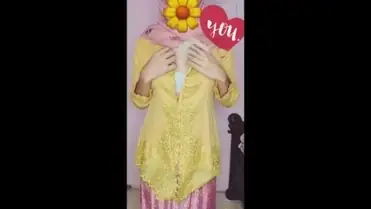 Live Ukhti Kebaya Hijab Pink Menggoda Penonton Viral 2026 poster