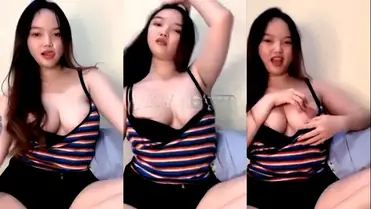 Moa Cantik Chindo Goyang Live Barbar Tanpa Bra poster